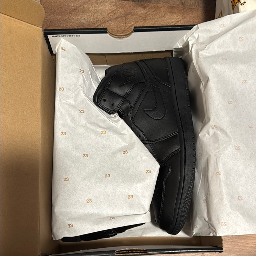 Air Jordan 1 Mid